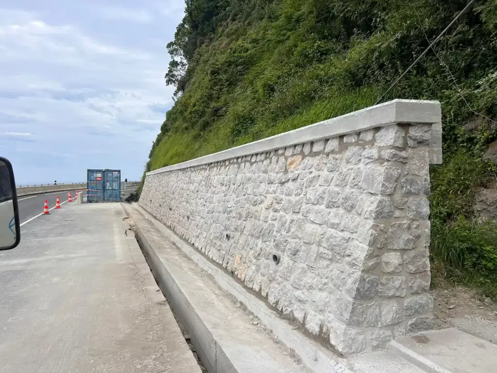 reconstruccion litoral de zarautz con piedra caliza12